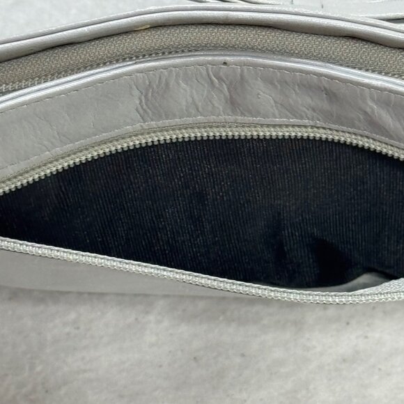 Vintage Women's Gray Leather Wristlet Clutch Purse Bow Detail & Zipper Pocket - Picture 4 of 7